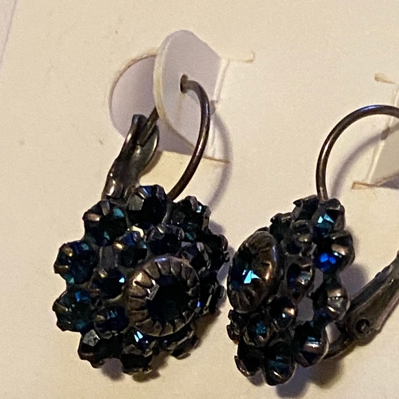 Gorgeous Earrings - Picture 4 of 4